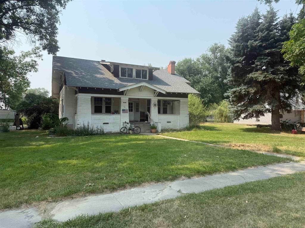 94 S 1st St W photo 1