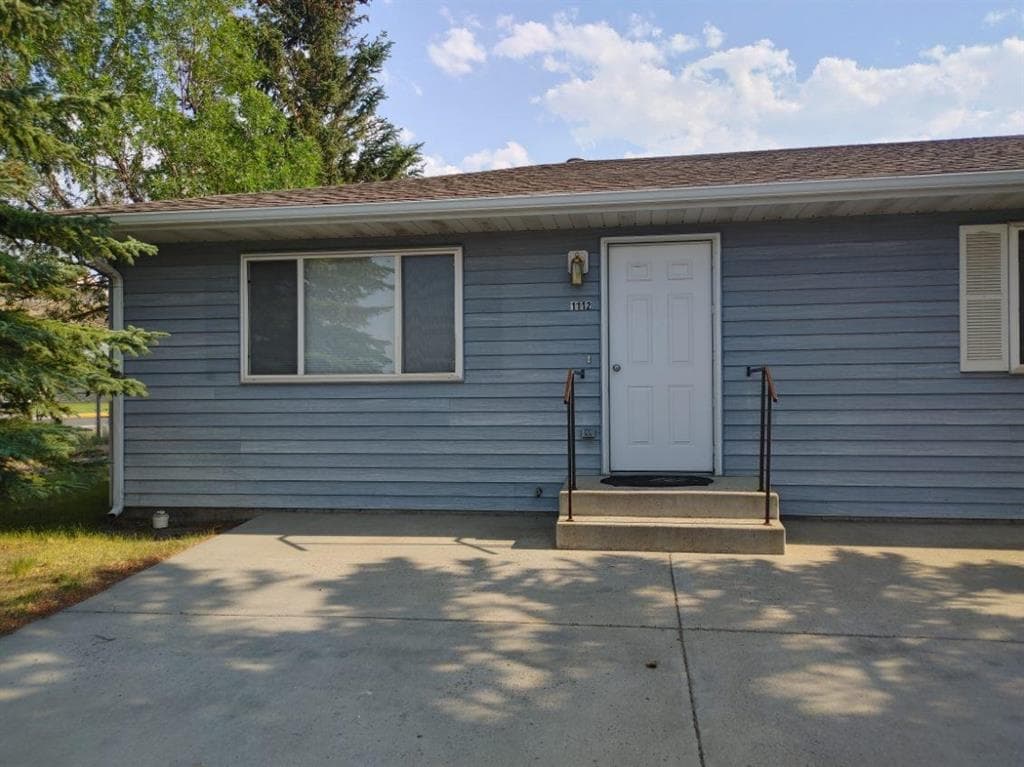 1112 Elm Ave photo 1