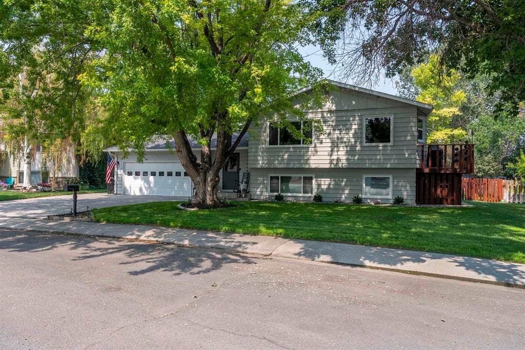 471 Sunlight Dr photo 1
