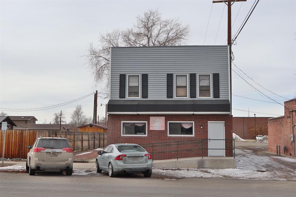 450 Montana Ave photo 1