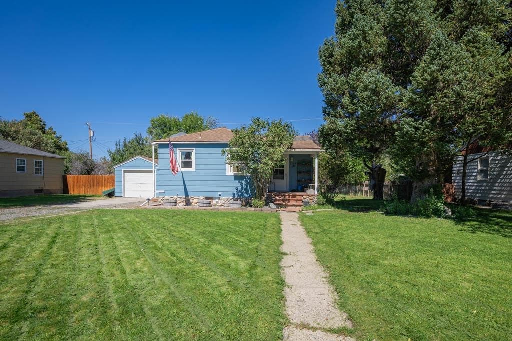 2105 Stampede Ave photo 1