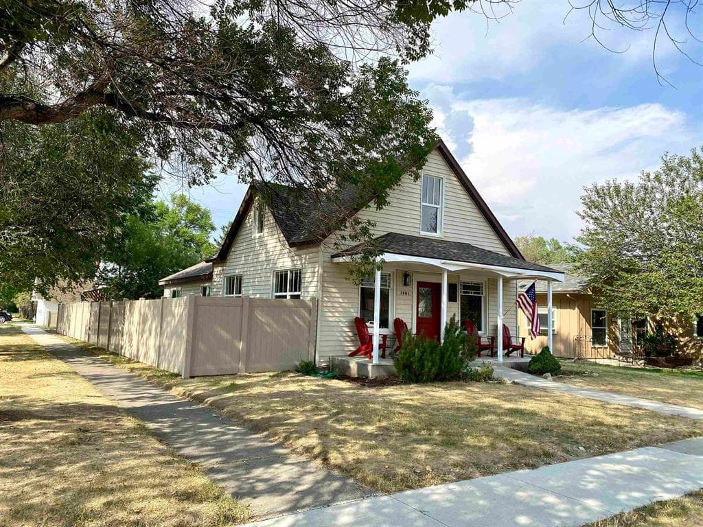 1401 Bleistein Ave photo 1