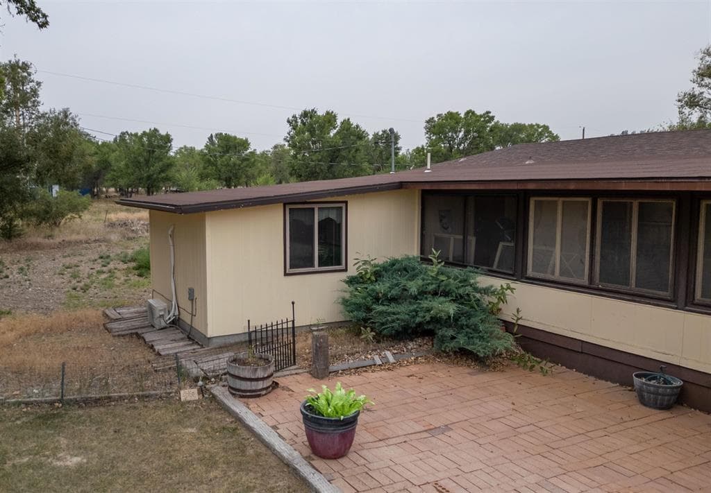 1176 East Rd photo 1