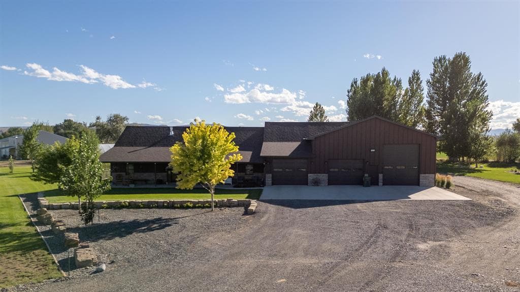 20 Emily Ln photo 1