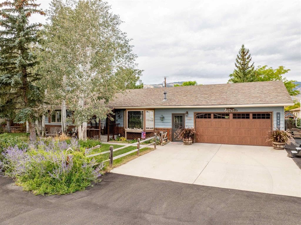2229 Greever St photo 1