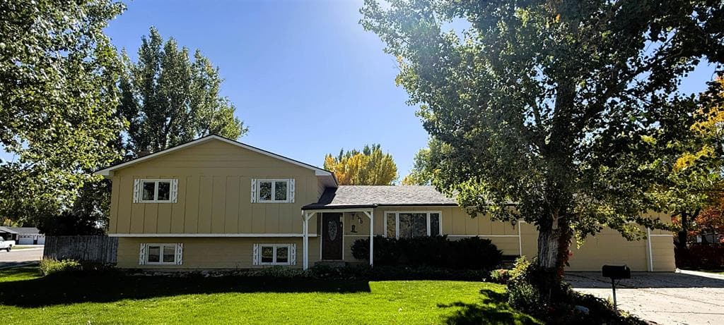 1700 Crest Way photo 1