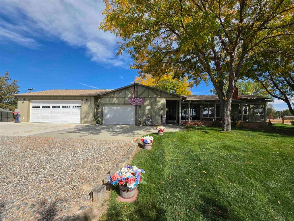 1001 N Road 11 photo 1