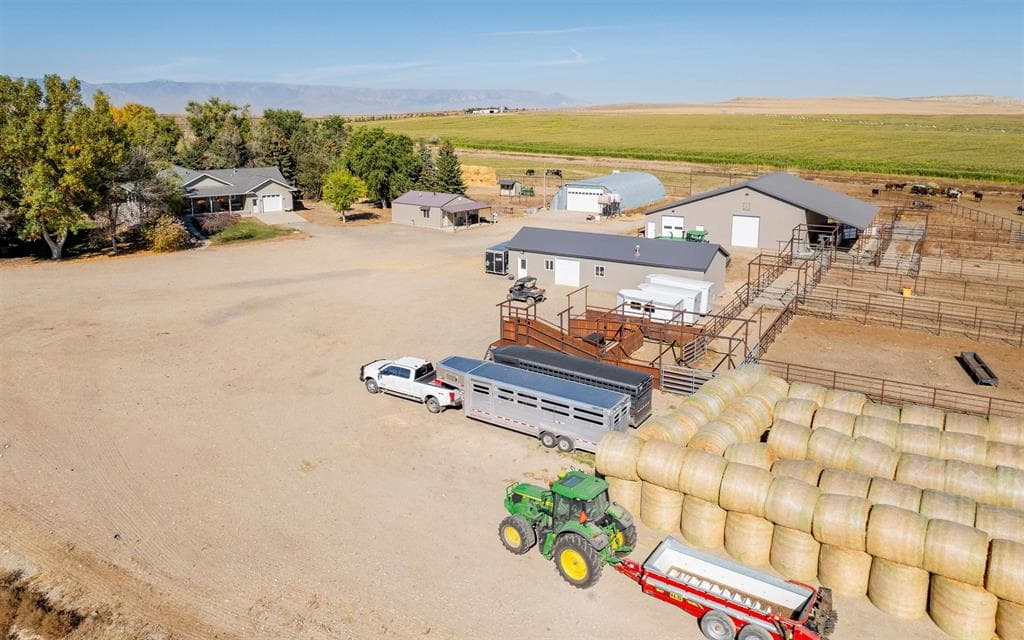 877 Road 22 photo 1