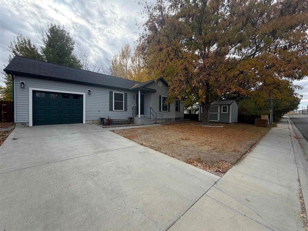 1272 7th St photo 1