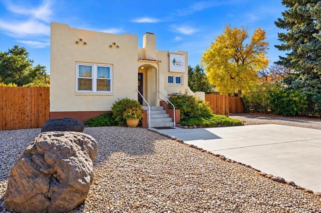 1614 Beck Ave photo 1